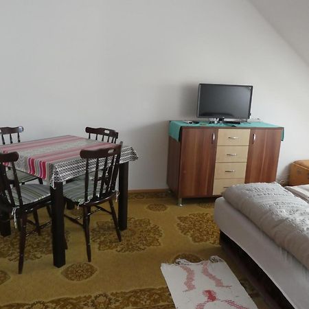 Halasi Szallashely Apartment Hajduszoboszlo Ngoại thất bức ảnh