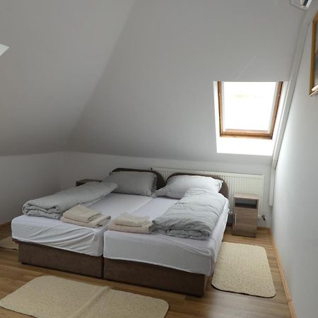 Halasi Szallashely Apartment Hajduszoboszlo Ngoại thất bức ảnh