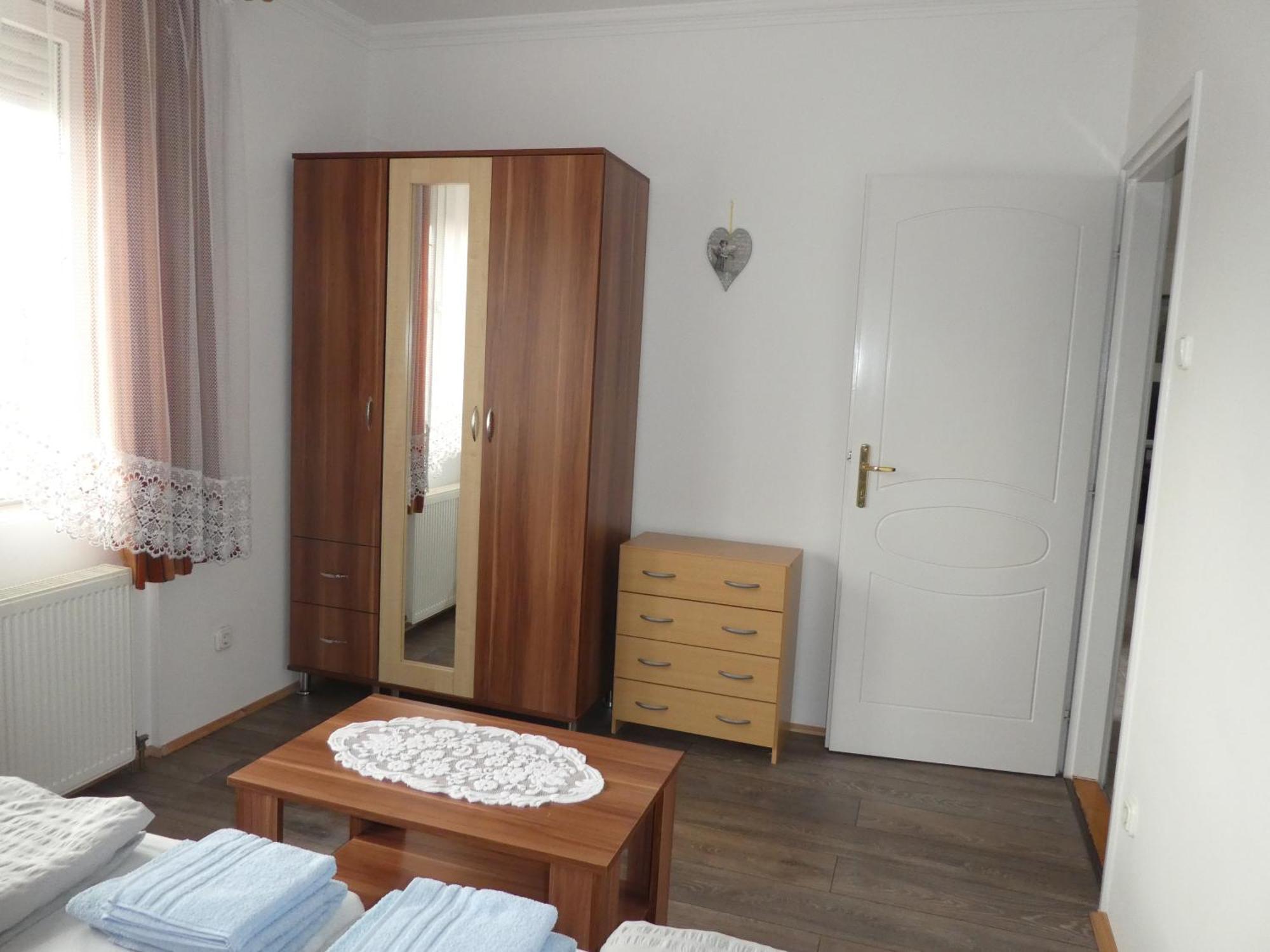 Halasi Szallashely Apartment Hajduszoboszlo Ngoại thất bức ảnh