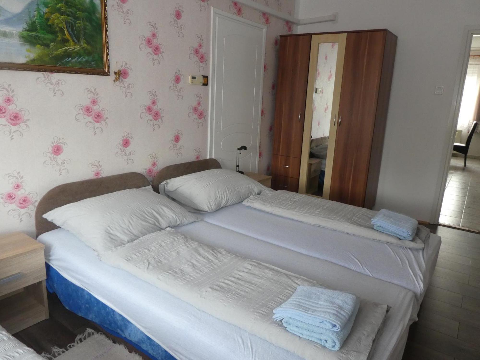Halasi Szallashely Apartment Hajduszoboszlo Ngoại thất bức ảnh